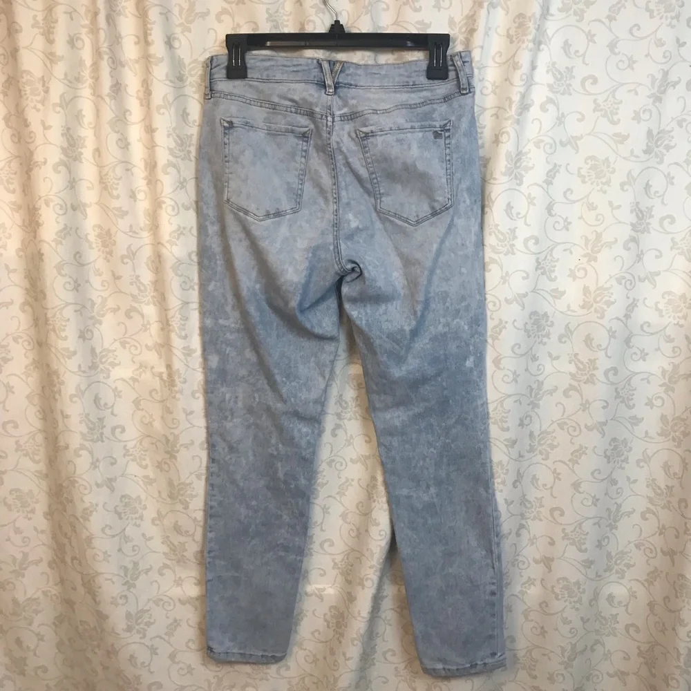 Jessica Simpson light wash blue denim embroidered size 29 - Picture 2 of 5